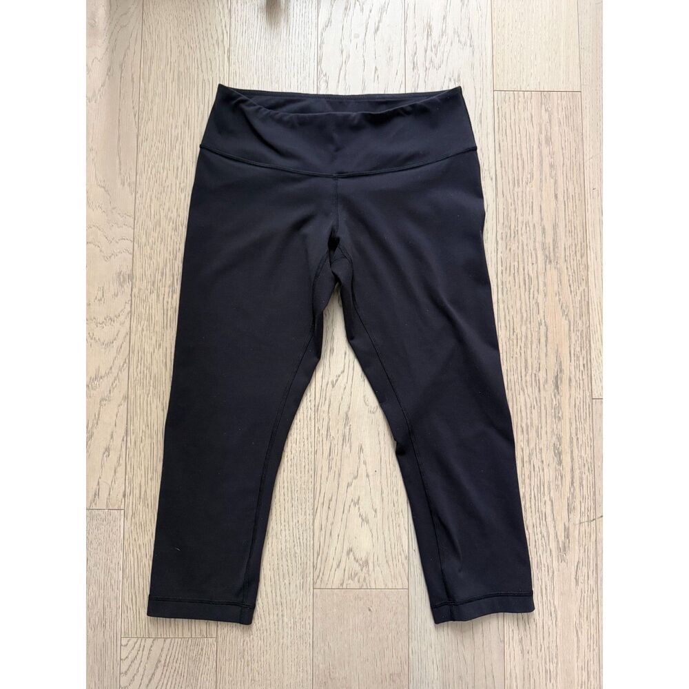 Lululemon Black High-Rise Cropped Workout Leggings Size 8 (21 Inch Inseam)